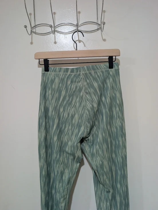 House of CB Erin Mesh Flared Trousers in Ivy Print - Picture 9 of 16